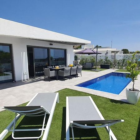 פינסטראט Pool & Snooker Villa מראה חיצוני תמונה