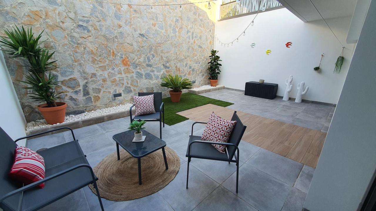 פינסטראט Pool & Snooker Villa מראה חיצוני תמונה