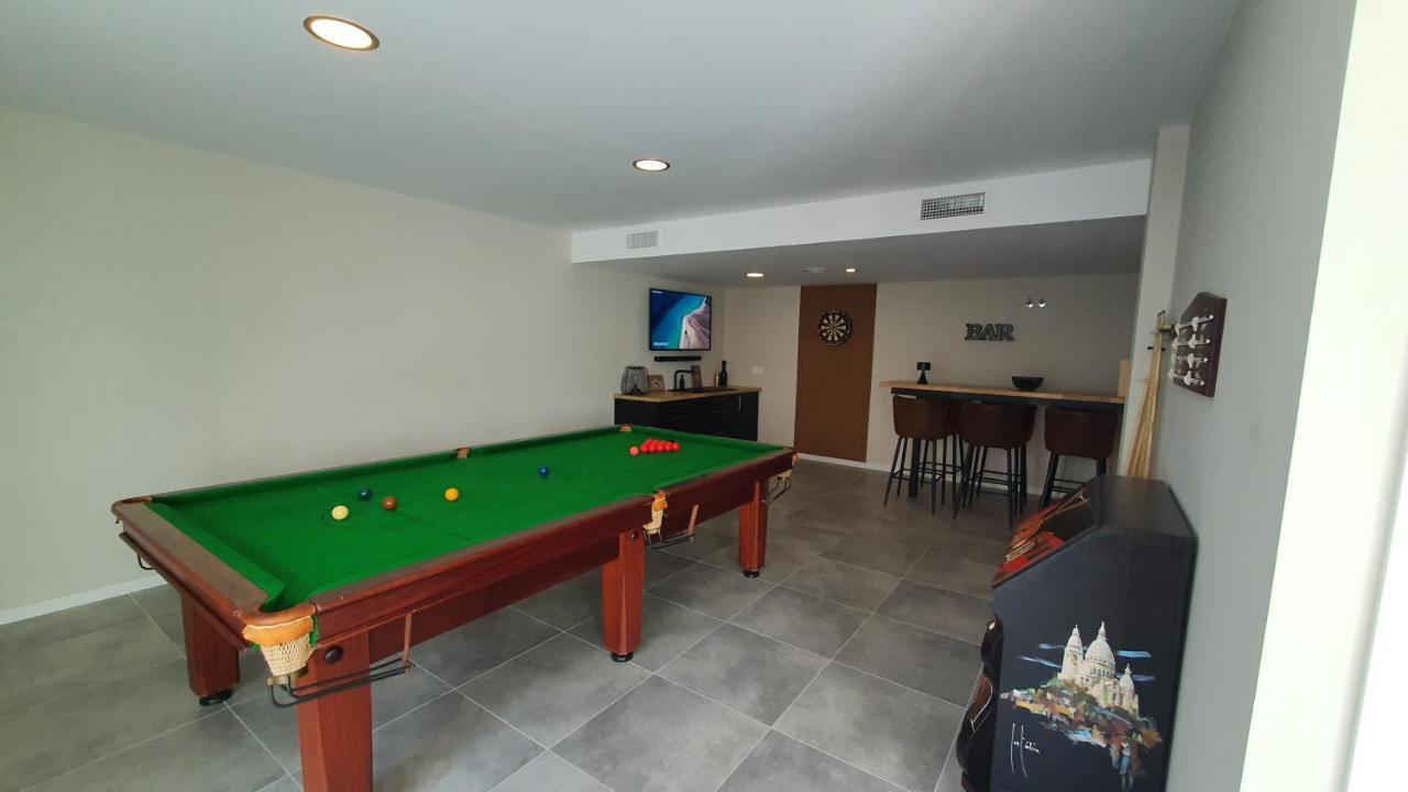 פינסטראט Pool & Snooker Villa מראה חיצוני תמונה